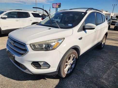 Used 2017 Ford Escape SE w/ SE Leather Comfort Package image 3