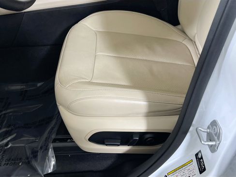 Used 2022 Jeep Grand Cherokee Limited w/ Luxury Tech Group II image 20