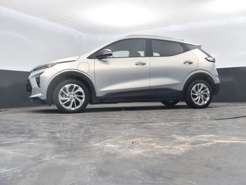Used 2023 Chevrolet Bolt EUV LT image 42