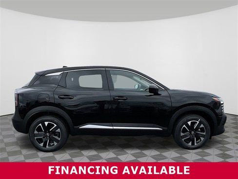 Used 2025 Nissan Kicks SV image 28