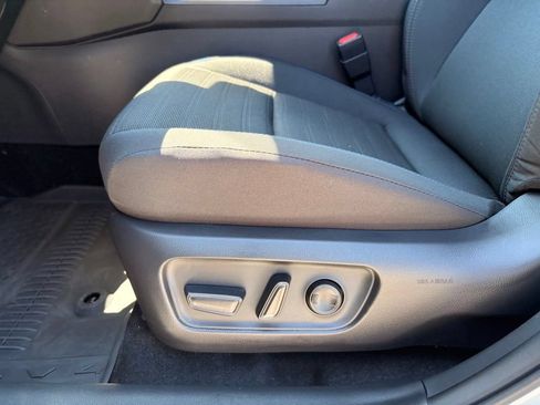 Used 2026 Toyota RAV4 SE AWD/4WD image 22