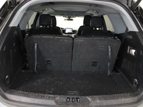 Used 2023 Ford Explorer XLT w/ Equipment Group 202A image 14