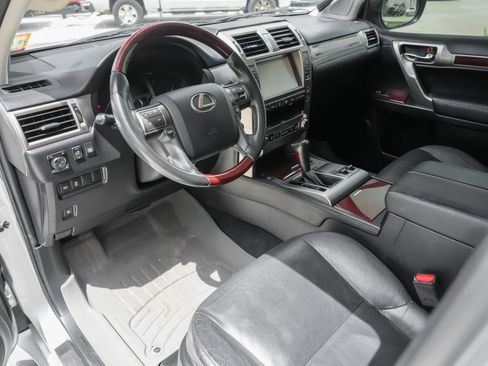 Used 2014 Lexus GX 460 w/ Premium Package AWD/4WD image 16