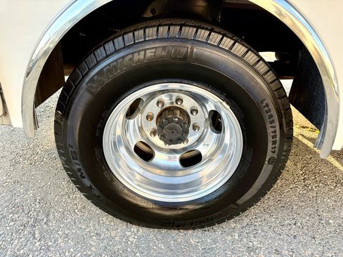 Used 2022 Ford F350 Lariat w/ Lariat Value Package image 14