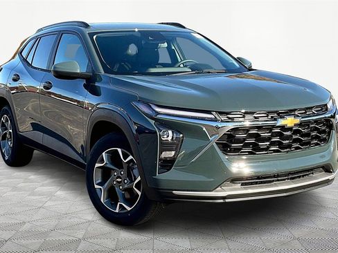 New 2026 Chevrolet Trax LT image 2