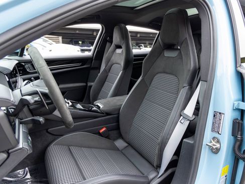 Certified 2025 Porsche Panamera 4 image 5