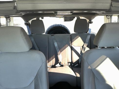 Used 2015 Jeep Wrangler Unlimited Sport AWD/4WD image 18