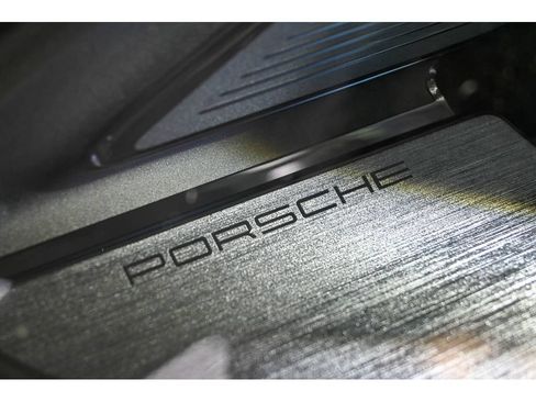 Used 2024 Porsche Cayenne S AWD/4WD image 28