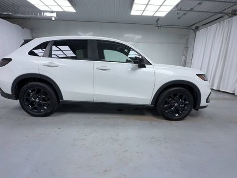 Used 2025 Honda HR-V Sport image 9