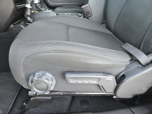 Used 2022 Jeep Wrangler Unlimited Sport w/ Sun And Sound Package image 23