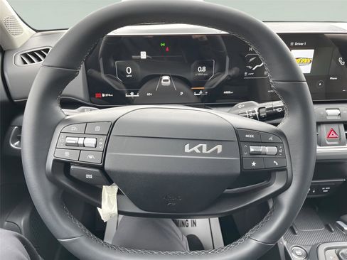 Used 2025 Kia K4 EX image 27
