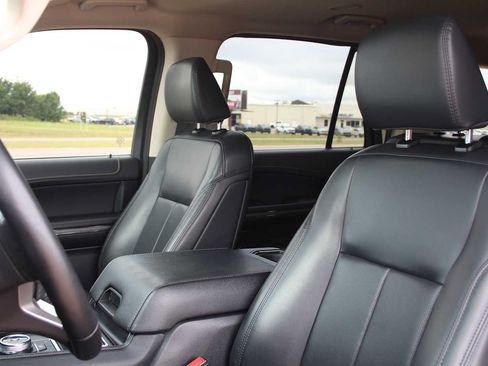 Used 2022 Ford Expedition XLT RWD image 28