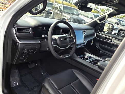 New 2026 Jeep Grand Wagoneer Limited AWD/4WD image 10