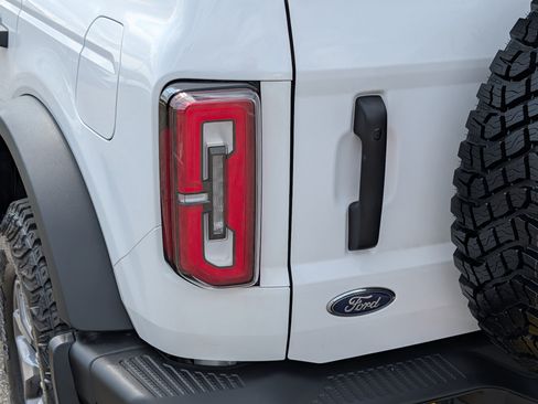 Used 2025 Ford Bronco Badlands AWD/4WD image 17