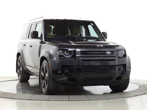 Certified 2025 Land Rover Defender 130 X-Dynamic SE AWD/4WD image 10