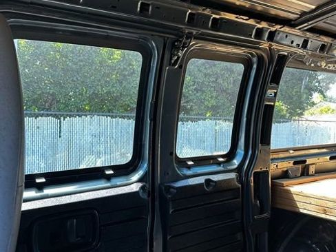 Used 2015 Chevrolet Express 2500 RWD image 34