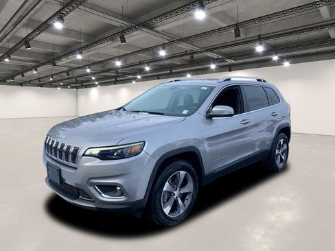 Used 2020 Jeep Cherokee Limited image 3