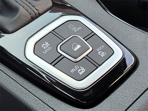 New 2026 Nissan Frontier SV w/ SV Convenience Package image 18