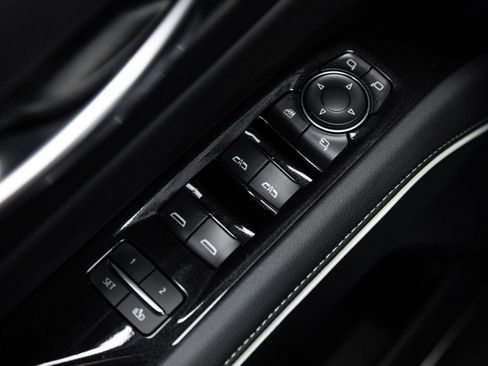 Used 2023 Cadillac Escalade Premium Luxury RWD image 20