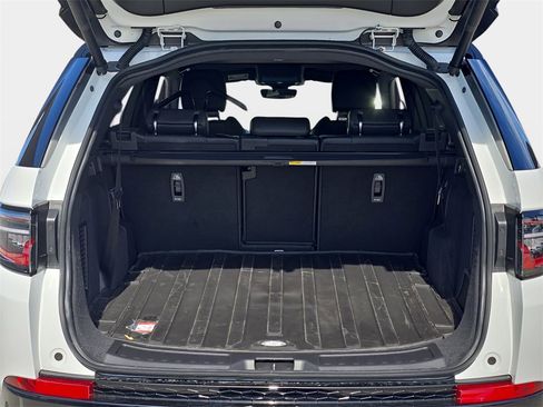 New 2026 Land Rover Discovery Sport Landmark image 12
