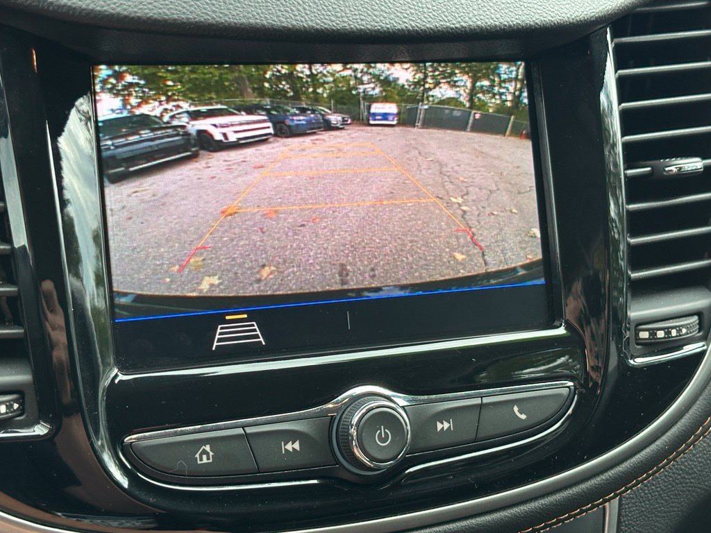 Used 2020 Chevrolet Trax LT w/ LT Convenience Package FWD image 21