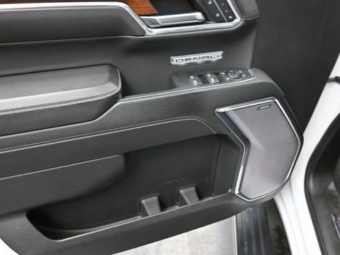 Used 2023 GMC Sierra 1500 Denali AWD/4WD image 10
