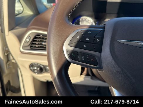 Used 2017 Chrysler Pacifica Touring-L image 51