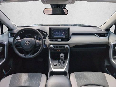 Used 2021 Toyota RAV4 XLE AWD/4WD image 24