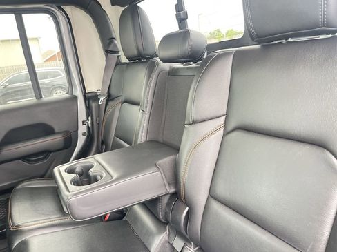 Used 2021 Jeep Gladiator Mojave AWD/4WD image 29