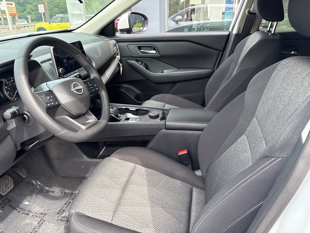 Certified 2026 Nissan Rogue SV AWD/4WD image 11