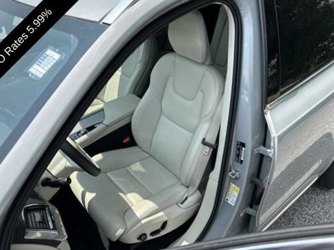 Used 2024 Volvo XC90 T8 Ultimate AWD/4WD image 3