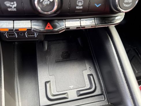 Used 2021 Dodge Durango R/T w/ Blacktop Package AWD/4WD image 35