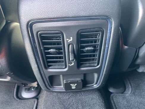 Used 2022 Jeep Grand Cherokee Laredo X image 21