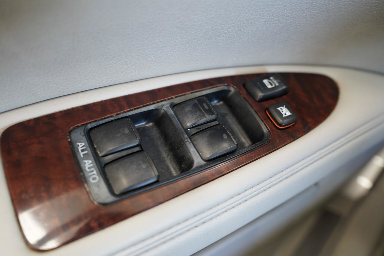 Used 2012 Toyota Avalon Limited FWD image 27