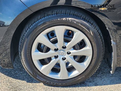 Used 2025 Toyota Corolla LE image 13