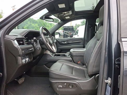 Used 2022 GMC Yukon XL Denali AWD/4WD image 11