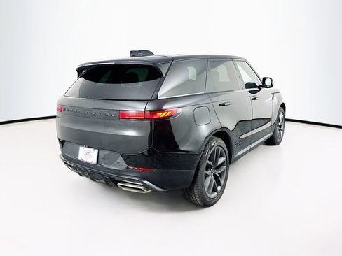 Used 2025 Land Rover Range Rover Sport SE image 5