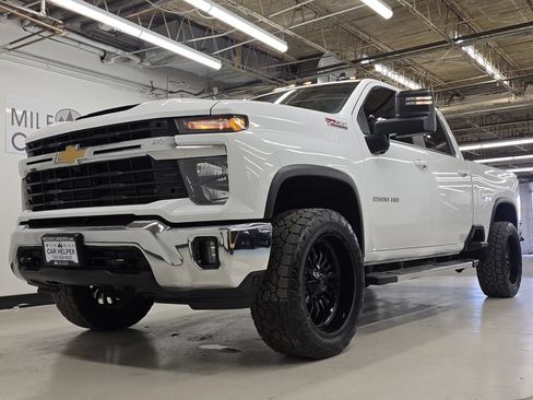 Used 2024 Chevrolet Silverado 2500 LT w/ All Star Edition AWD/4WD image 15