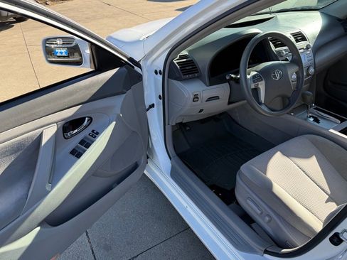 Used 2010 Toyota Camry image 8
