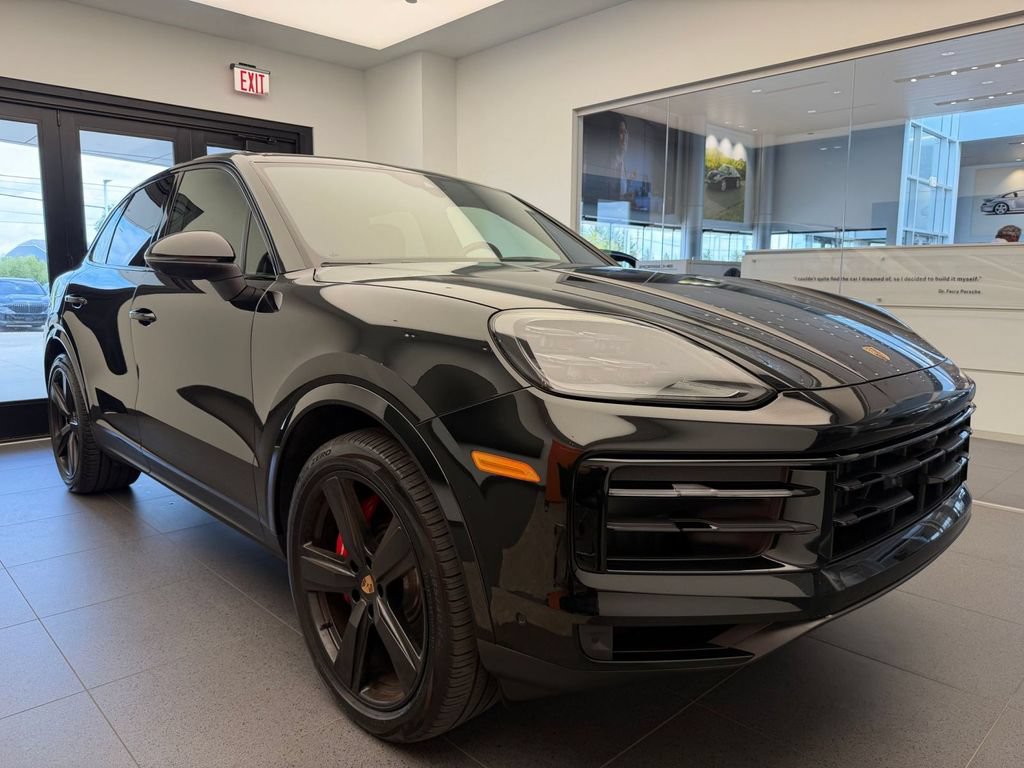 Certified 2025 Porsche Cayenne S AWD/4WD image 28