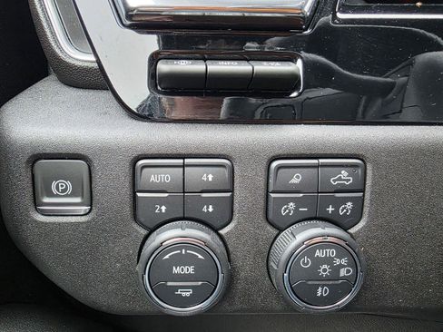 Used 2024 Chevrolet Silverado 2500 High Country w/ Technology Package image 19