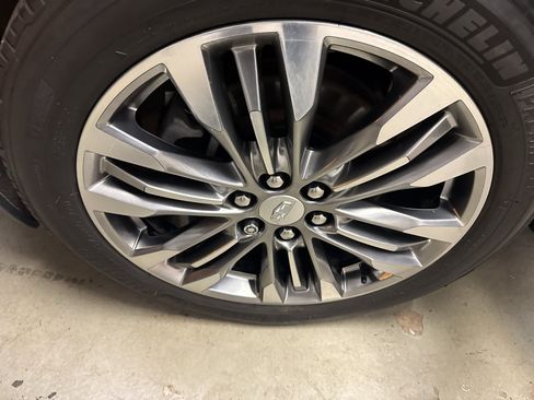 Used 2017 Cadillac XT5 Premium Luxury AWD/4WD image 32
