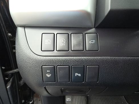 Used 2018 Toyota Highlander Limited AWD/4WD image 20