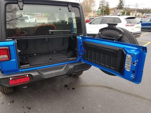 Certified 2024 Jeep Wrangler Sport image 12