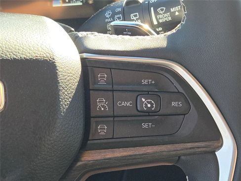 Certified 2024 Jeep Grand Cherokee Limited image 34