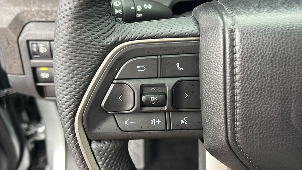 Used 2025 Toyota Tacoma Limited AWD/4WD image 17