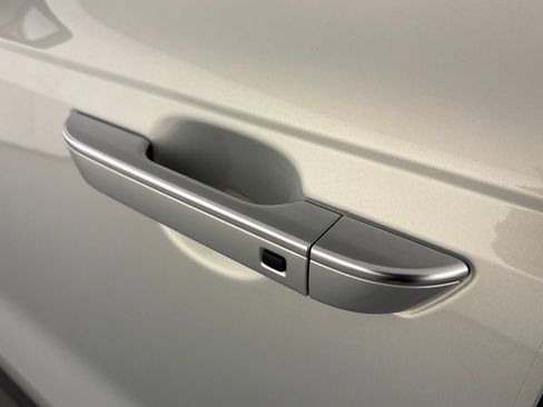 New 2026 Kia Carnival EX FWD image 13