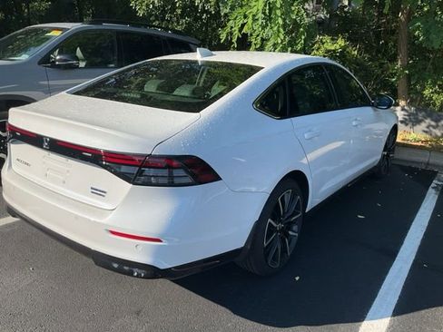 Used 2025 Honda Accord Touring image 8