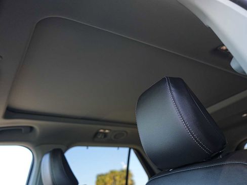 Used 2024 Ford Explorer Limited w/ Limited Technology Package image 25