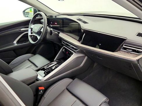 Used 2025 Audi Q5 Premium Plus w/ Premium Plus AWD/4WD image 24